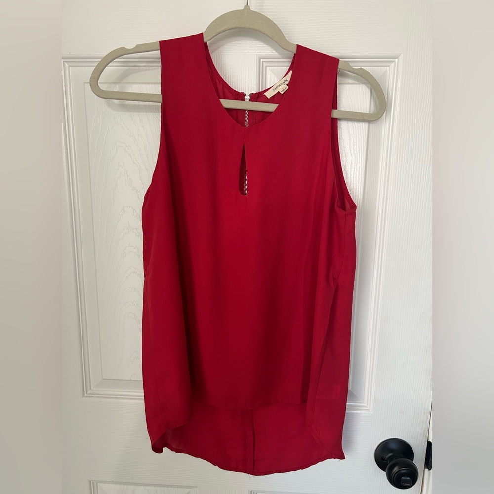 Chocolate‎ Sleeveless Keyhole Tank - Red